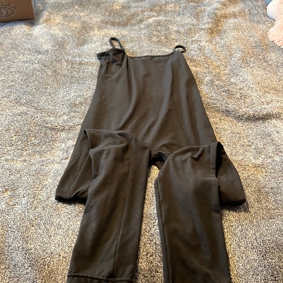 Pants - Black jumper